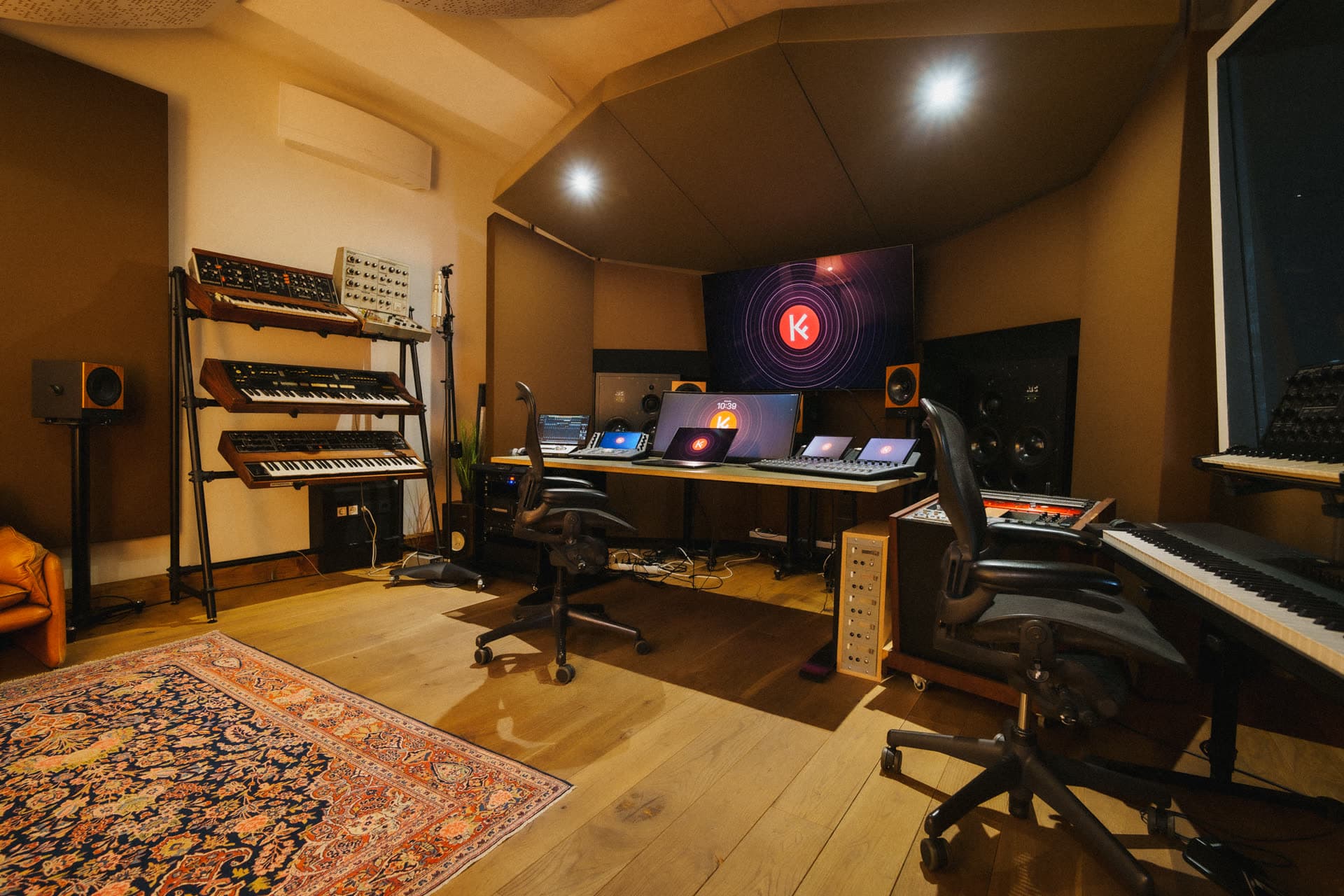 Studio B — photo 1