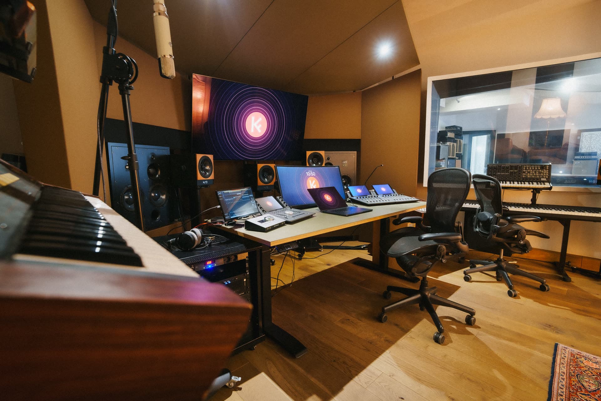 Studio B — photo 9